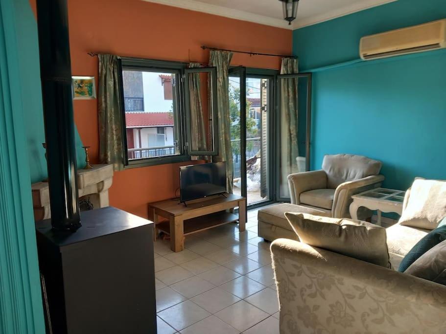 Stoupa Beachside Retro Apartment Экстерьер фото